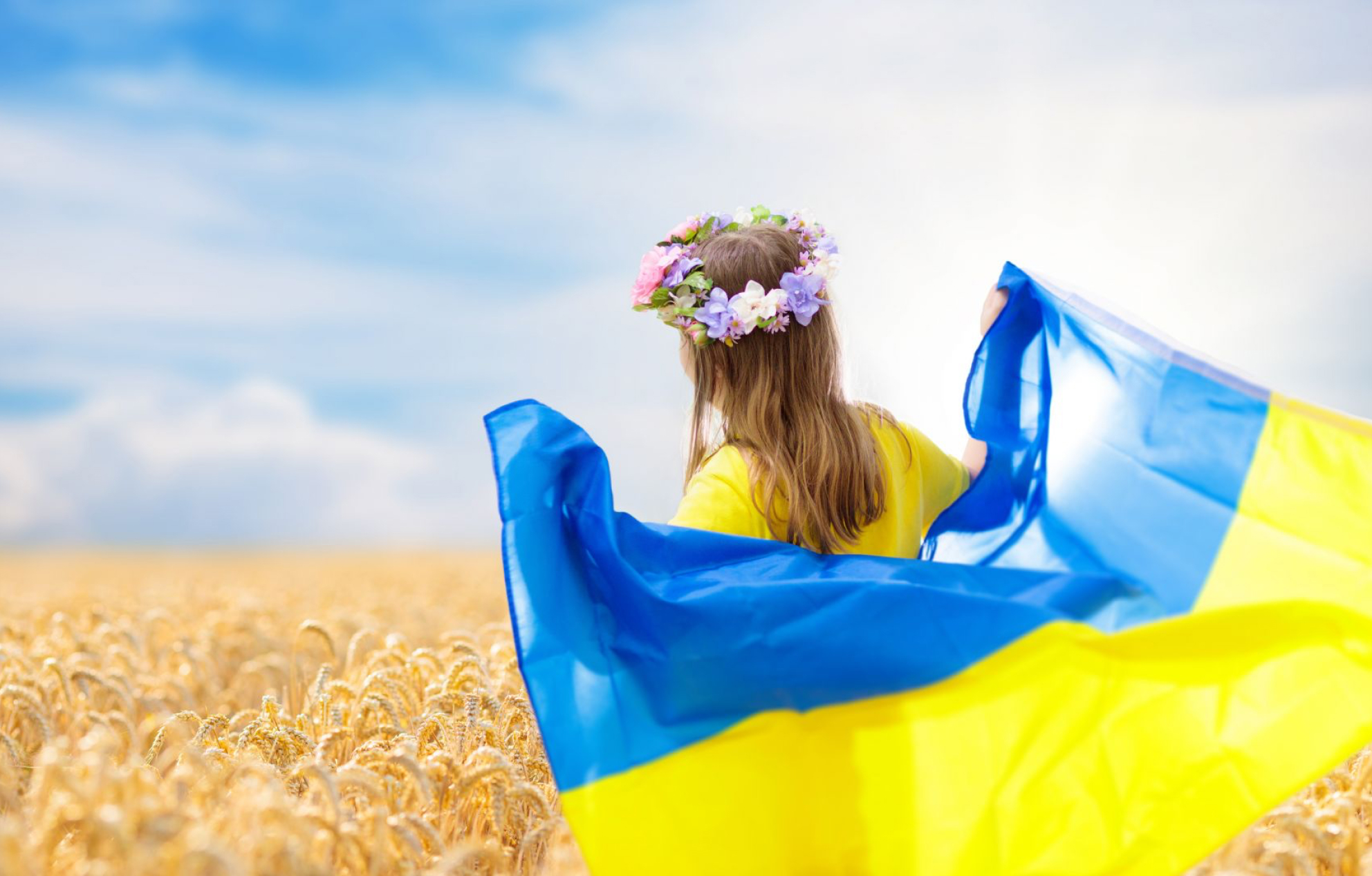 Жінки України показали світу, як можна бути сильною та гарною водночас. Що кажуть українські селебреті про красу сьогодення?
